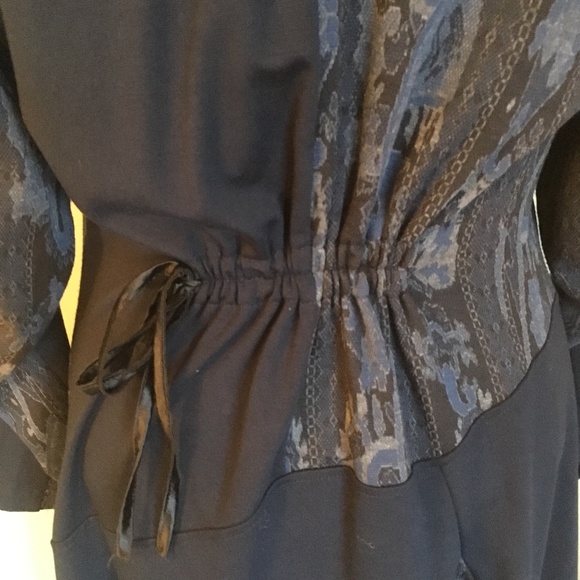 Beautiful Stylish Jacket - Picture 3 of 5